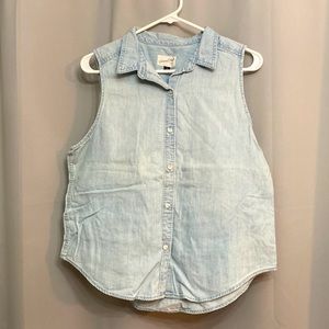 Womens sleeveless button down